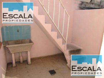 DEPARTAMENTO DE PASILLO EN VENTA CON PATIO