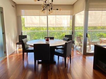 Piso 4 ambientes de categoría amoblado con 2 cocheras en venta - Quilmes centro