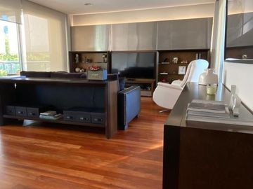 Piso 4 ambientes de categoría amoblado con 2 cocheras en venta - Quilmes centro