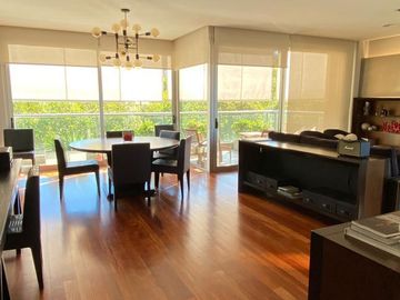 Piso 4 ambientes de categoría amoblado con 2 cocheras en venta - Quilmes centro