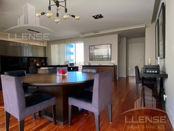 Piso 4 ambientes de categoría amoblado con 2 cocheras en venta - Quilmes centro