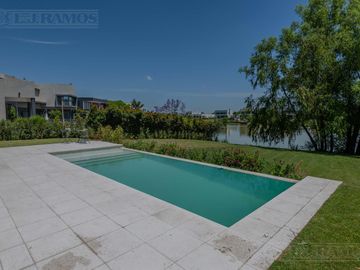 Casa  En Venta - El Canton - Norte - A la Laguna