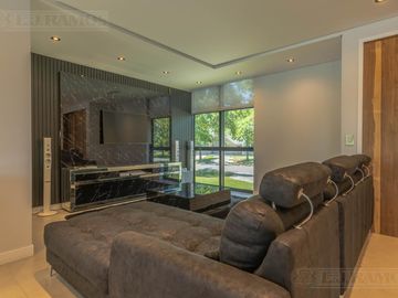 Casa  En Venta - El Canton - Norte - A la Laguna