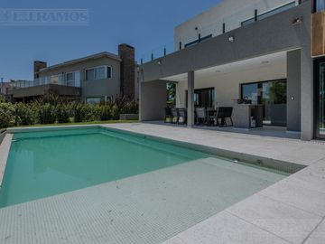 Casa  En Venta - El Canton - Norte - A la Laguna