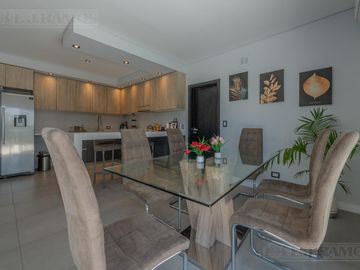 Casa  En Venta - El Canton - Norte - A la Laguna