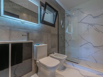 Casa  En Venta - El Canton - Norte - A la Laguna