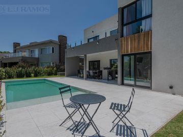 Casa  En Venta - El Canton - Norte - A la Laguna