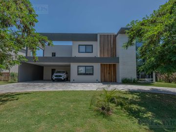 Casa  En Venta - El Canton - Norte - A la Laguna