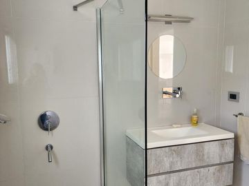 Casa en venta - 3 Dormitorios 1 Baño - 900mts2 - Ezeiza