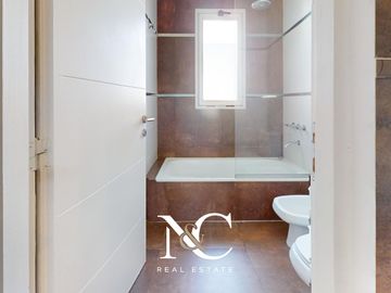 Casa en venta en Costa Esmeralda con cochera