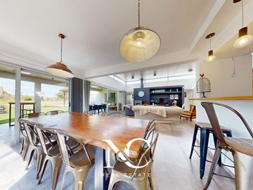 Casa en venta en Costa Esmeralda con cochera