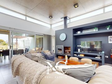 Casa en venta en Costa Esmeralda con cochera