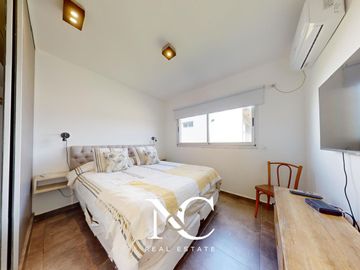 Casa en venta en Costa Esmeralda con cochera