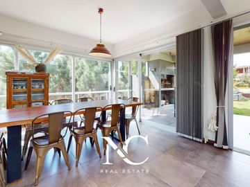 Casa en venta en Costa Esmeralda con cochera