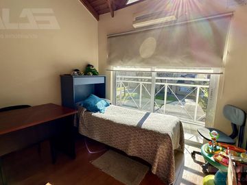 Casa 5 ambientes, 4 dormitorio - Pileta - 2 baños - Quincho -  Francisco Alvarez