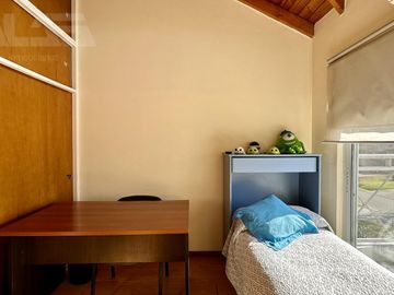 Casa 5 ambientes, 4 dormitorio - Pileta - 2 baños - Quincho -  Francisco Alvarez