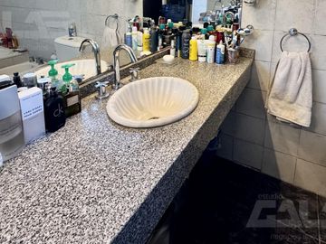 Casa 5 ambientes, 4 dormitorio - Pileta - 2 baños - Quincho -  Francisco Alvarez