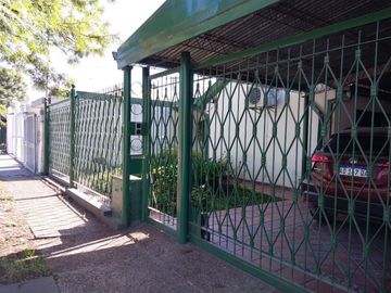Casa en  venta 3D. en Pje Lujones 1ra cuadra. alt Av Mate de Luna 4000
