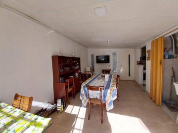 Casa en  venta 3D. en Pje Lujones 1ra cuadra. alt Av Mate de Luna 4000