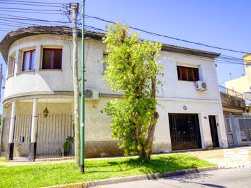 Casa PH 4 amb en P.Alta con garage y patio en Martinez