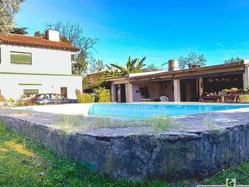 Casa Quinta 5 amb  con pileta y parque a minutos de la estacion de Moreno.