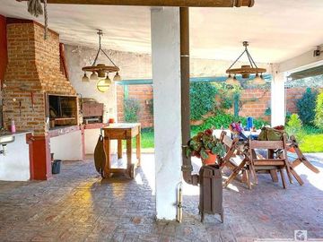 Casa Quinta 5 amb  con pileta y parque a minutos de la estacion de Moreno.