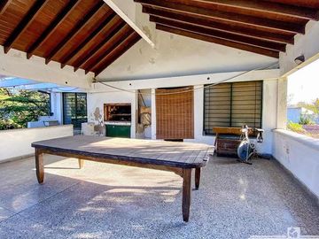 Casa Quinta 5 amb  con pileta y parque a minutos de la estacion de Moreno.