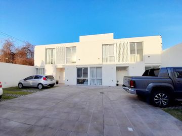 PH en venta en condominio- Ituzaingó