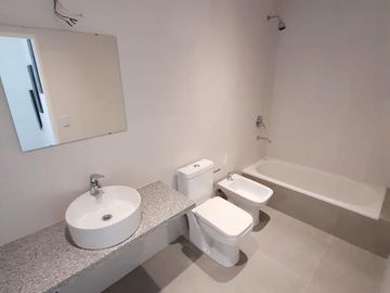 PH en venta en condominio- Ituzaingó