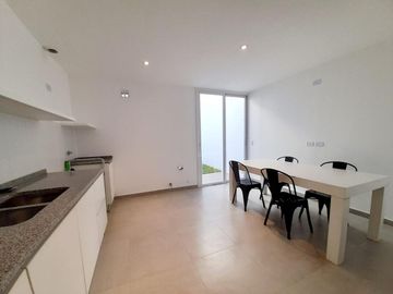 PH en venta en condominio- Ituzaingó