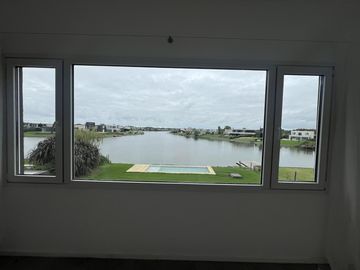 Casa en  Casa a la LAGUNA Venta 3 dorm - Pileta - Barrio San Sebastian Area 10 - PILAR