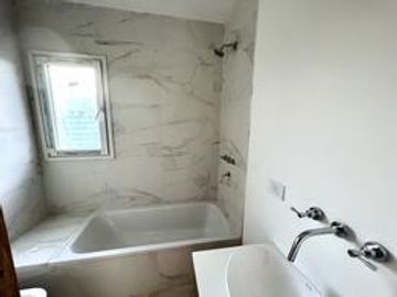 Casa en  Casa a la LAGUNA Venta 3 dorm - Pileta - Barrio San Sebastian Area 10 - PILAR