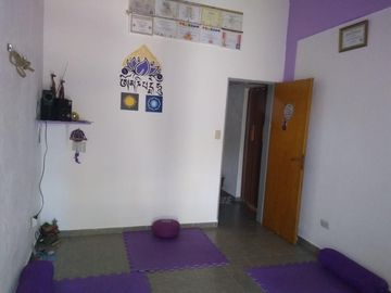 Casa en venta - 3 Dormitorios 2 Baños - Cochera - 225Mts2 - Berazategui