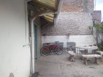 Casa en venta - 3 Dormitorios 2 Baños - Cochera - 225Mts2 - Berazategui