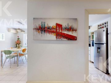 Casa en  venta en Gonnet,  2 dormitorios con pileta