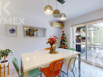 Casa en  venta en Gonnet,  2 dormitorios con pileta