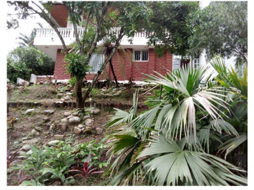Casa campestre de 350m2 de 2 pisos, tigrera, vía a minca