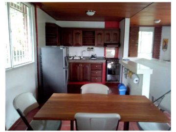 Casa campestre de 350m2 de 2 pisos, tigrera, vía a minca