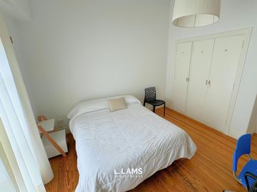 VENTA de Importante Chalet de Estilo - En Barrio Los Troncos