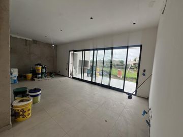 Casa en  Casa Venta 3 dorm 5 Amb con Pileta - Santa Emilia, Pilar del Este - ACEPTA PERMUTA