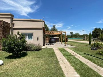 Increible oportunidad casa en Lobos Country Club!