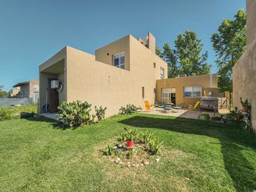 Casa de 3 dormitorios con pileta de oportunidad