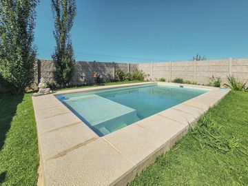 Casa de 3 dormitorios con pileta de oportunidad
