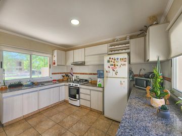 Casa de 3 dormitorios con pileta de oportunidad