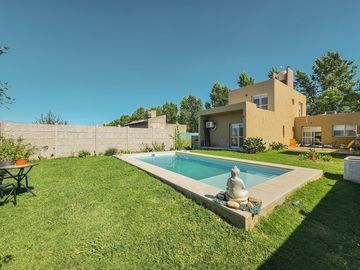 Casa de 3 dormitorios con pileta de oportunidad