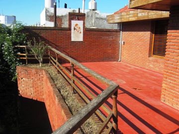 Venta Importante casa barrio  Don Bosco. Mar del Plata !