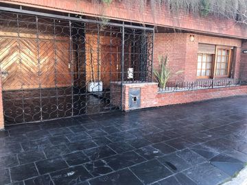 Venta Importante casa barrio  Don Bosco. Mar del Plata !
