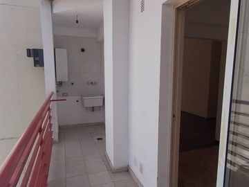 Departamento en  venta. 2D en Laprida al 100