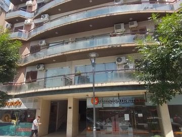 Departamento en  venta. 2D en Laprida al 100