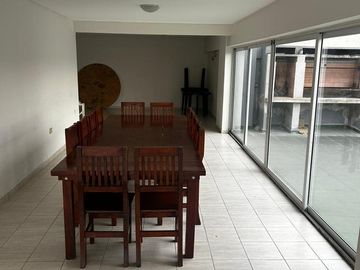 Departamento en  venta. 2D en Laprida al 100